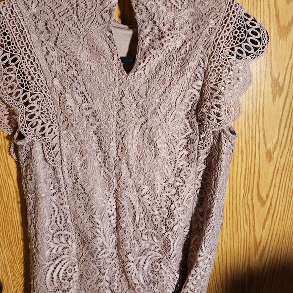 LACE TOP - Picture 2 of 7